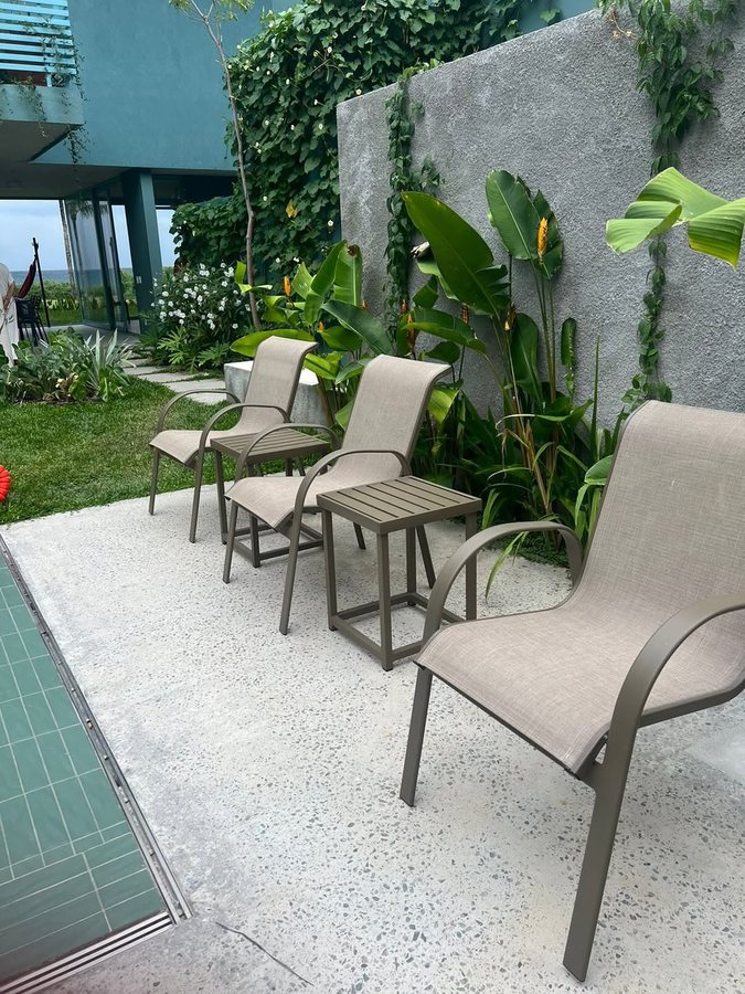 Poltronas em alumínio, tela sling, linha Cannes